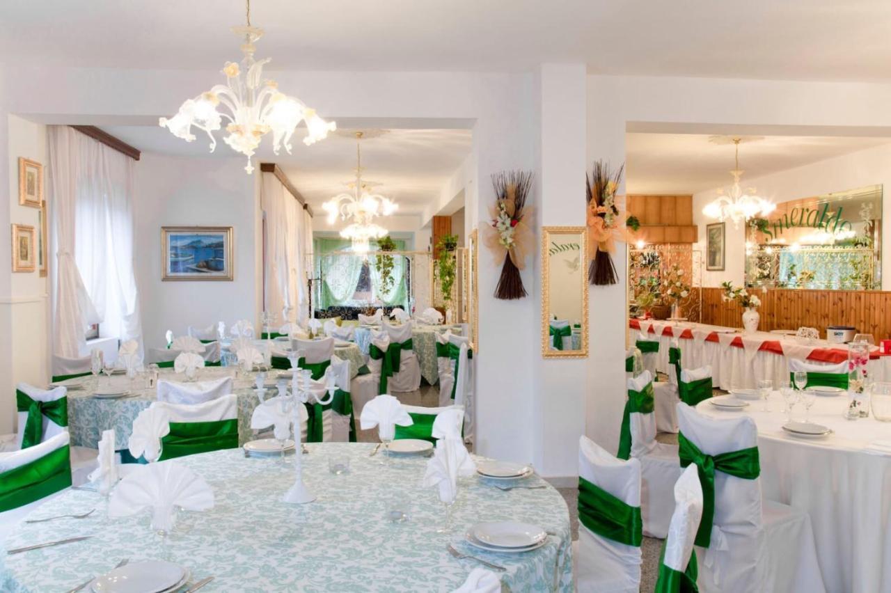 Hotel Smeraldo Canneddi Eksteriør bilde